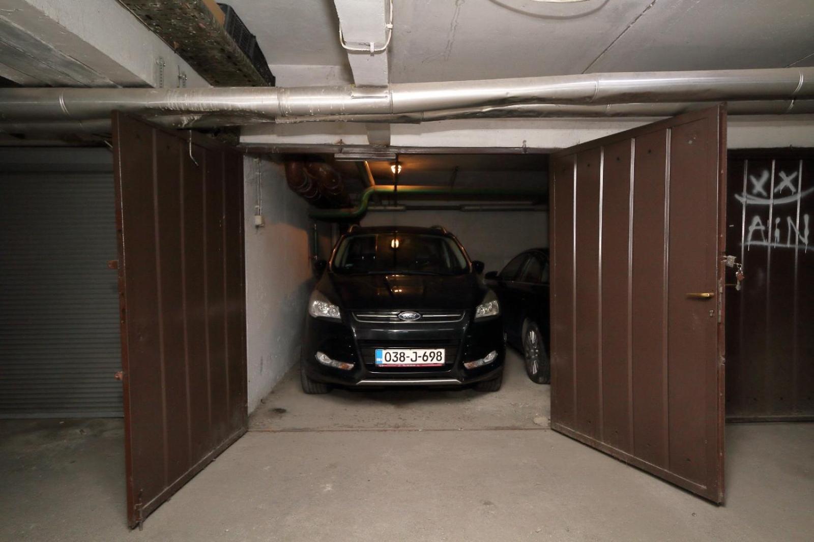 Franca A2-Parking Garage Lägenhet SJJ Exteriör bild